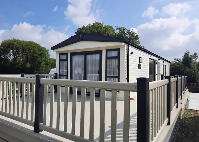 Sunset Retreat Caravan With Large Wrap Around Decking