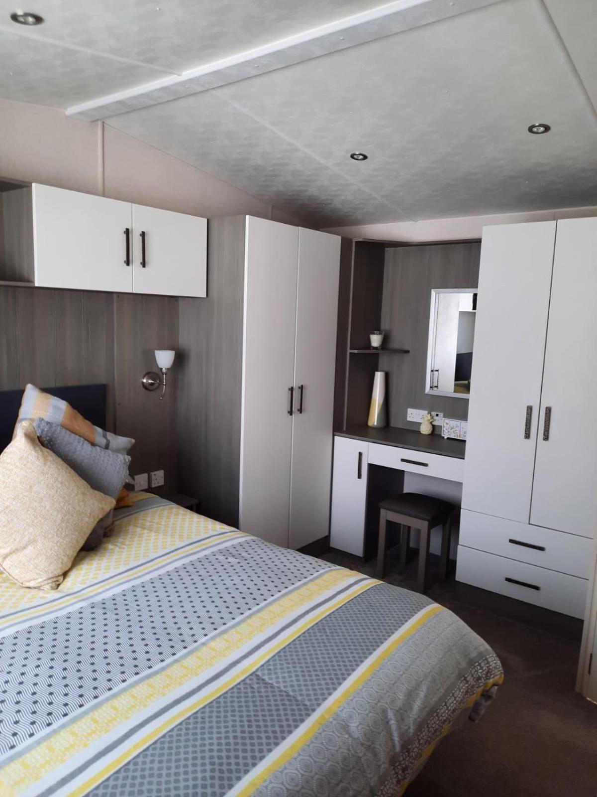 Holiday home Sunset Retreat Caravan With Large Wrap Around Decking Newquay (Cornwall)