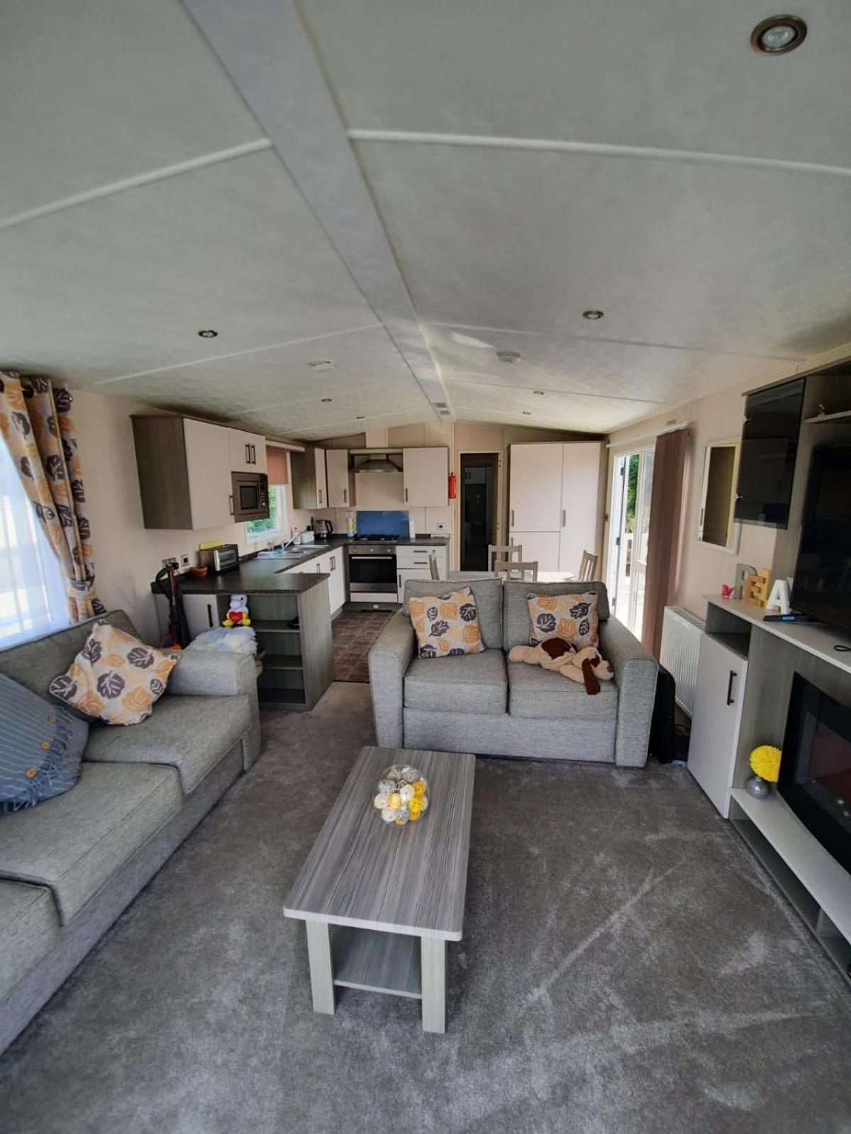 Sunset Retreat Caravan With Large Wrap Around Decking * Newquay (Cornwall)