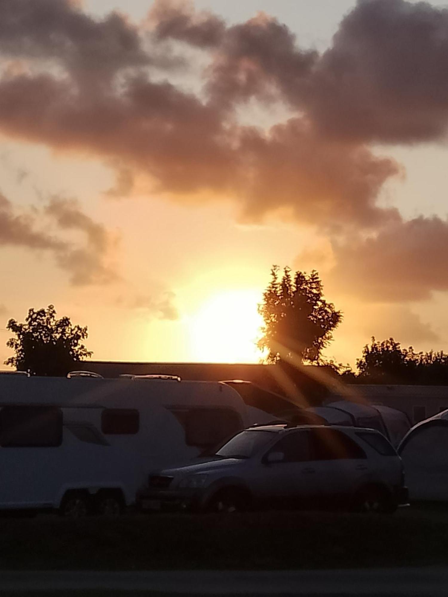 Holiday home Sunset Retreat Caravan With Large Wrap Around Decking *
